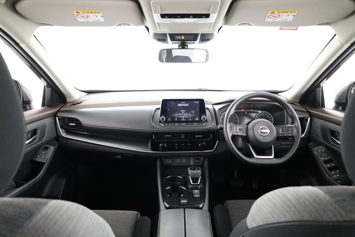 2025 Nissan X-TRAIL ST