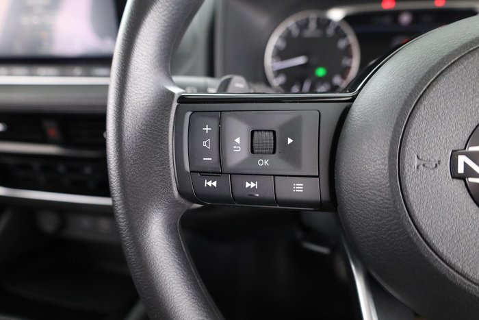 2025 Nissan X-TRAIL ST