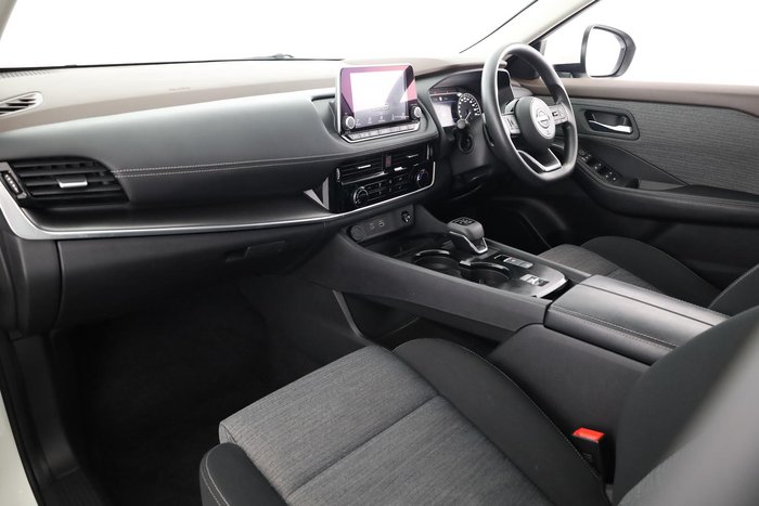 2025 Nissan X-TRAIL ST