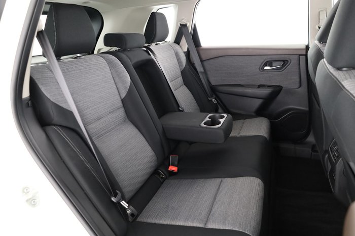 2025 Nissan X-TRAIL ST