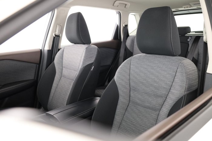 2025 Nissan X-TRAIL ST