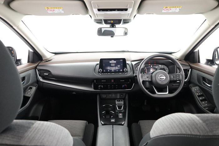 2025 Nissan X-TRAIL ST