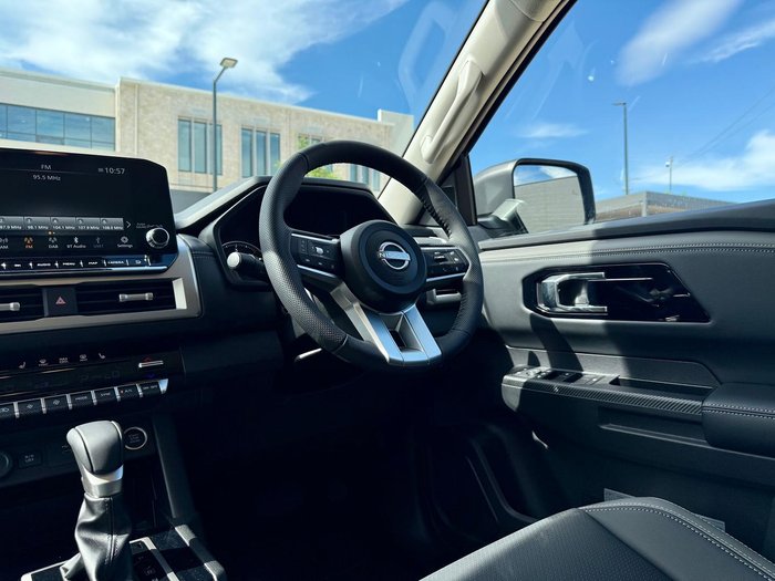 2026 Nissan Navara ST-X