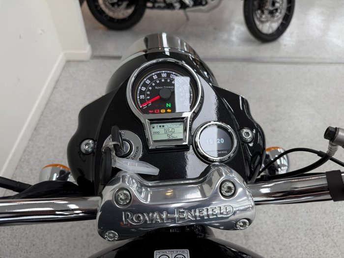 2025 Royal Enfield CLASSIC 650 CHROME