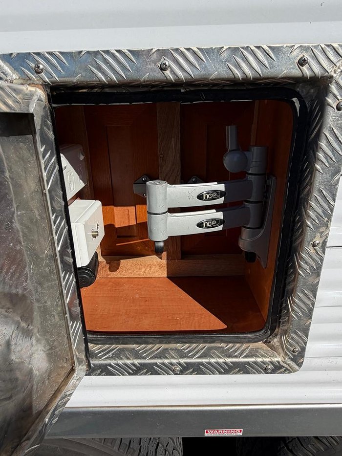 2010 Legend Caravans Aussie By Design Hump Back