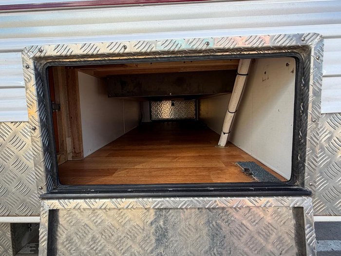 2010 Legend Caravans Aussie By Design Hump Back