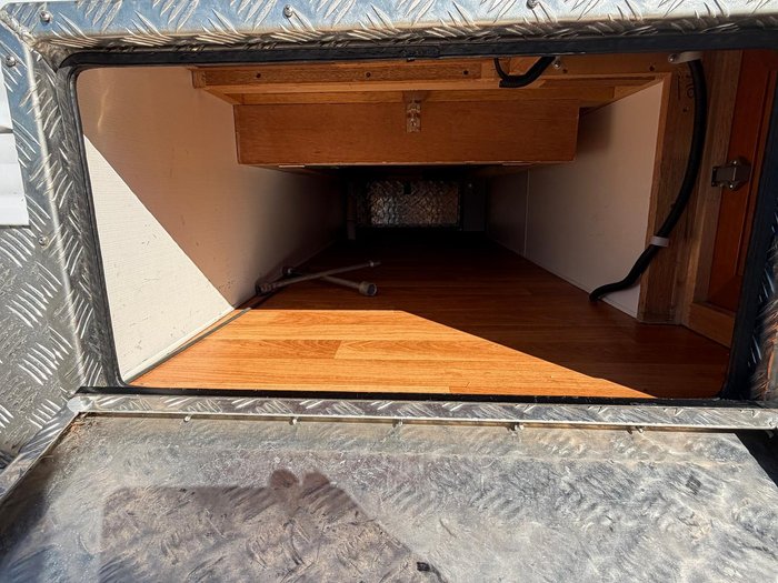 2010 Legend Caravans Aussie By Design Hump Back
