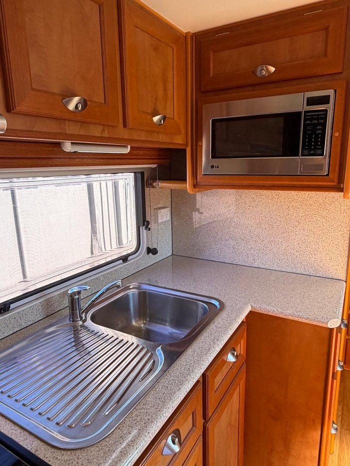 2010 Legend Caravans Aussie By Design Hump Back
