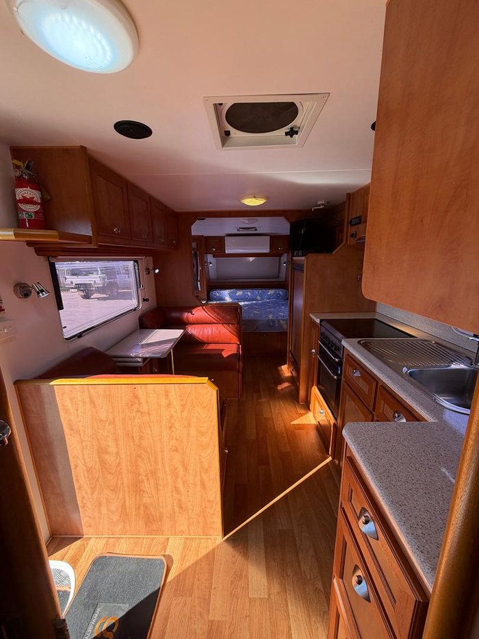 2010 Legend Caravans Aussie By Design Hump Back