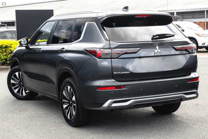 2025 Mitsubishi Outlander LS