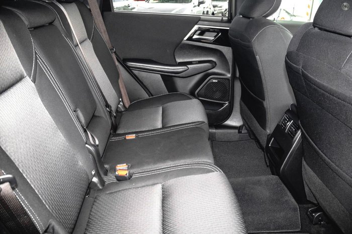 2025 Mitsubishi Outlander LS