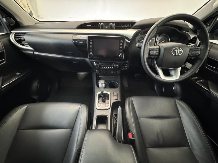 2022 Toyota Hilux SR5