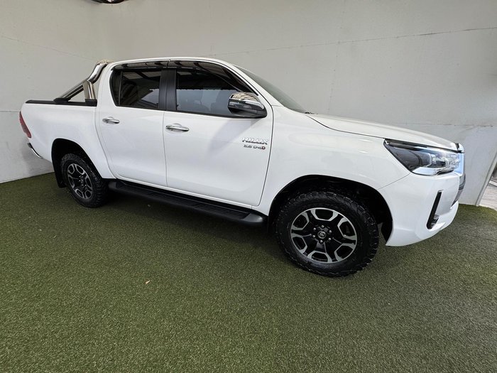 2022 Toyota Hilux SR5
