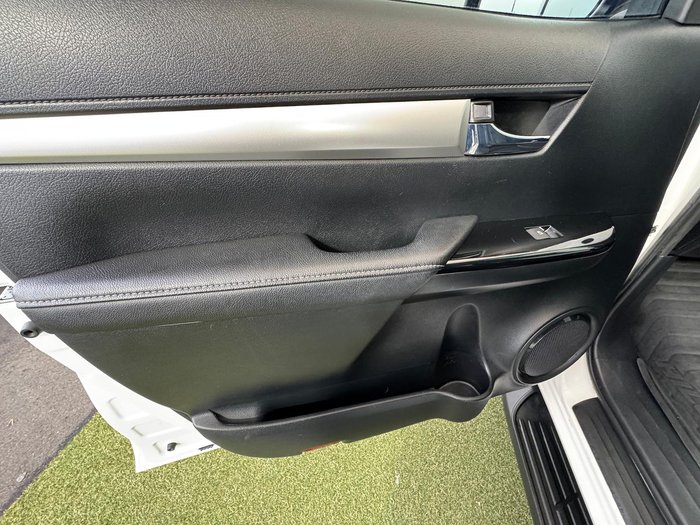2022 Toyota Hilux SR5