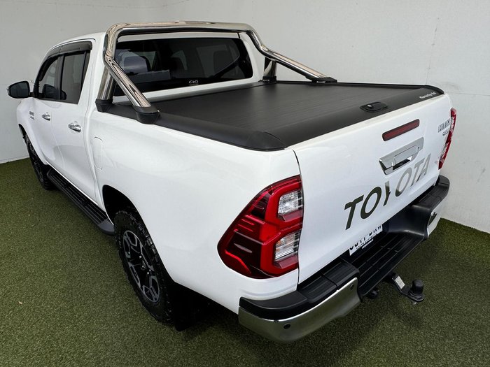 2022 Toyota Hilux SR5
