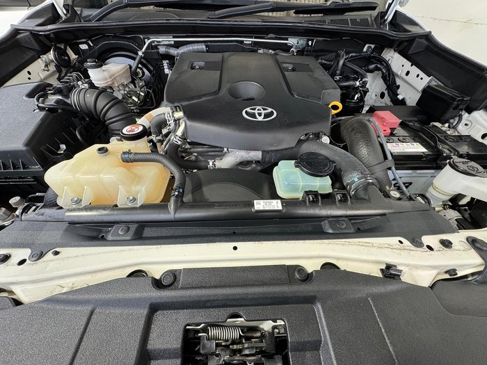 2022 Toyota Hilux SR5