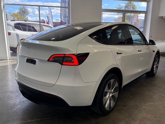2023 Tesla Model Y Rear-Wheel Drive