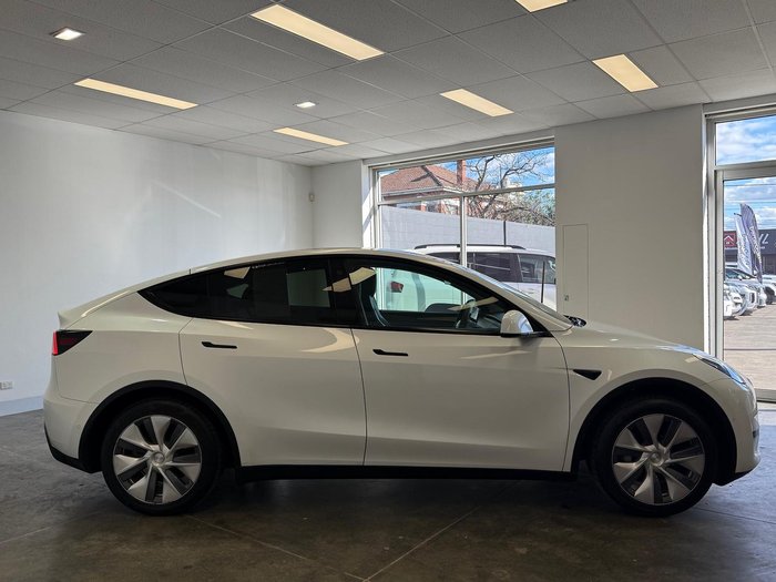 2023 Tesla Model Y Rear-Wheel Drive