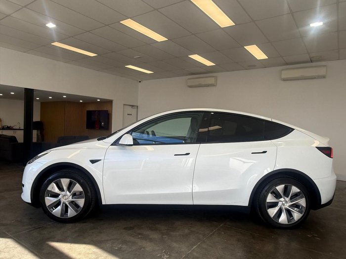 2023 Tesla Model Y Rear-Wheel Drive