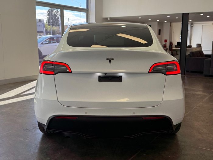 2023 Tesla Model Y Rear-Wheel Drive