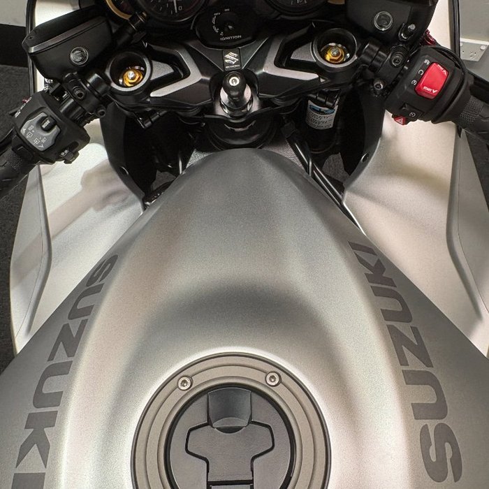2021 Suzuki GSX1300RR (HAYABUSA) Silver
