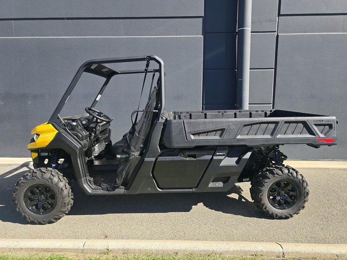 2026 Can-Am Defender HD10 DPS PRO Defender Yellow