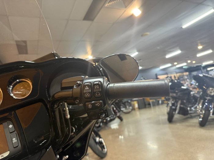 2018 HARLEY-DAVIDSON FLHXS STREET GLIDE SPECIAL