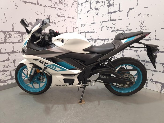 2024 Yamaha YZF-R3 R3 White