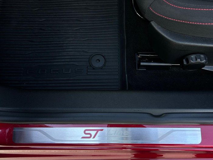 2019 Ford Focus ST-Line