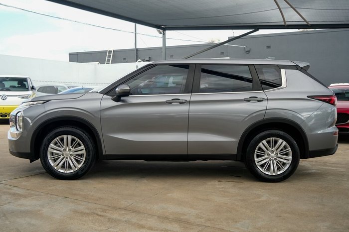2022 Mitsubishi Outlander LS