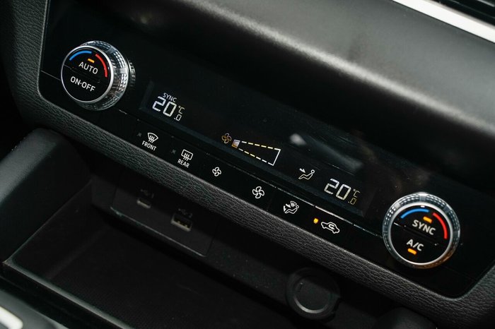 2022 Mitsubishi Outlander LS
