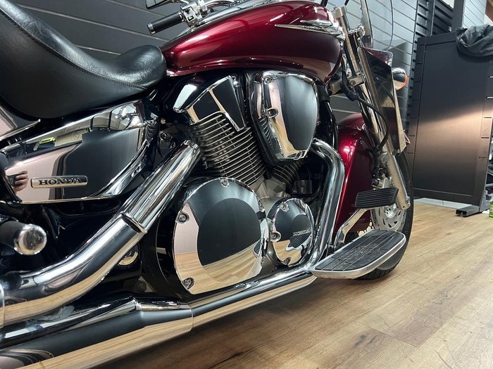 Honda 2006 HONDA 1300CC VTX1300 Red