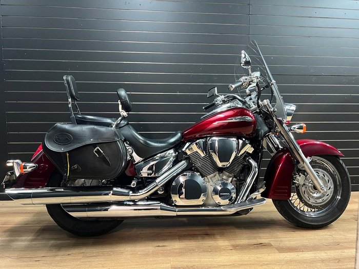 Honda 2006 HONDA 1300CC VTX1300 Red