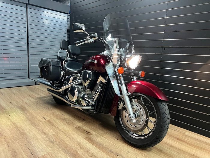 Honda 2006 HONDA 1300CC VTX1300 Red