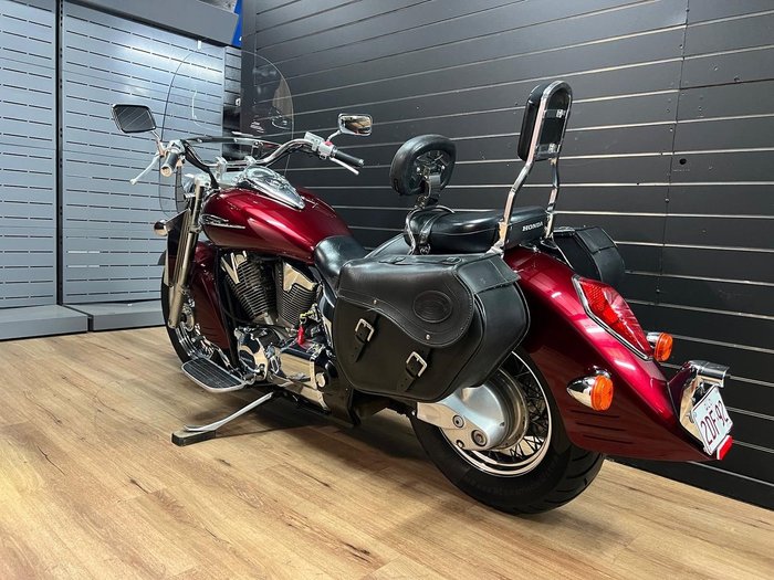 Honda 2006 HONDA 1300CC VTX1300 Red