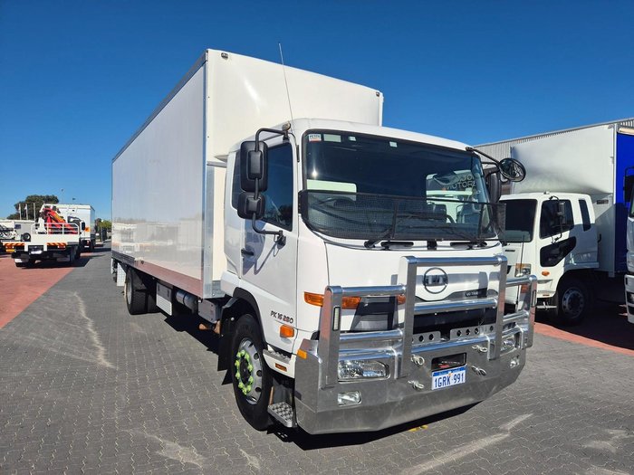 2018 UD Pk16 280 Auto 50Cm Van And Lift