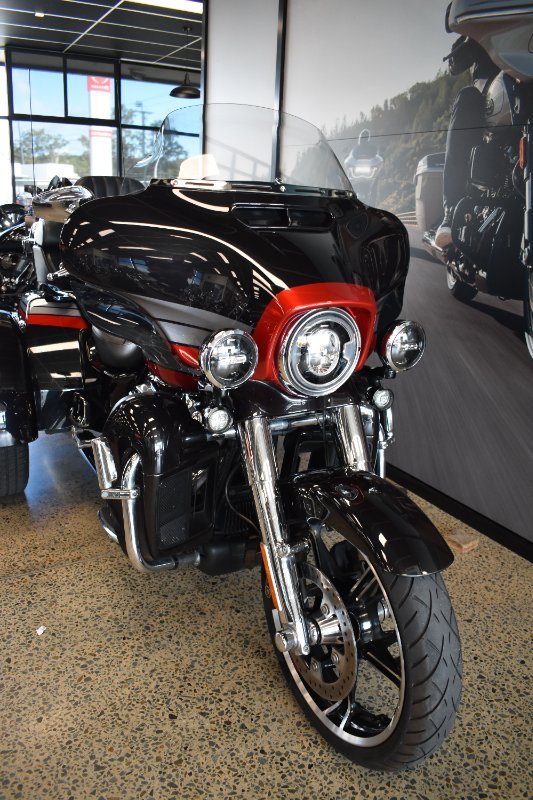 2020 HARLEY-DAVIDSON FLHTCUTGSE CVO TRI GLIDE