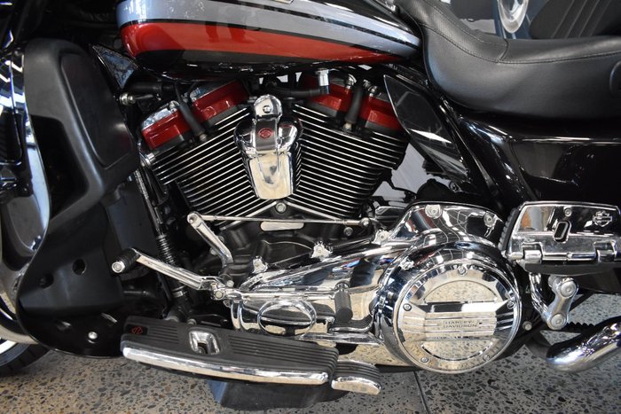 2020 HARLEY-DAVIDSON FLHTCUTGSE CVO TRI GLIDE