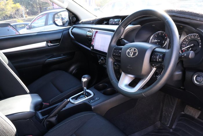 2021 Toyota Hilux SR5