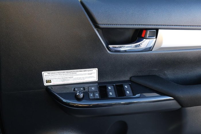 2021 Toyota Hilux SR5
