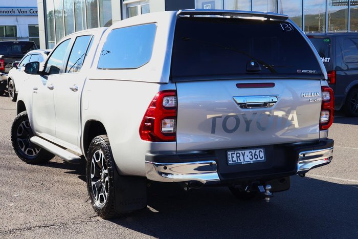 2021 Toyota Hilux SR5