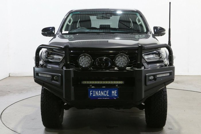 2024 Toyota Hilux SR5 48V