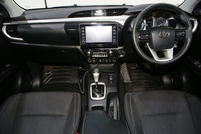 2024 Toyota Hilux SR5 48V