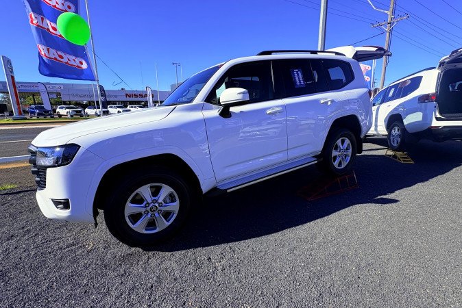 2024 TOYOTA LANDCRUISER