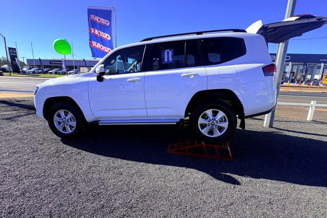 2024 TOYOTA LANDCRUISER LC300 GXL (4x4)