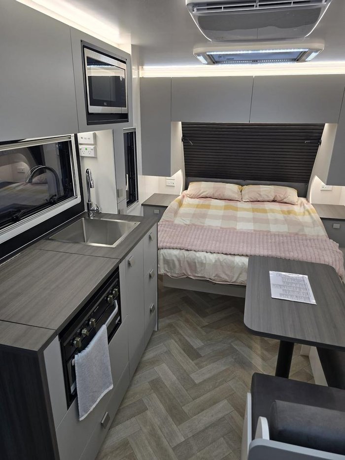 2025 New Age Caravans 16' Manta Ray Expedition Mr16exp Save $9,333 Was $93,333