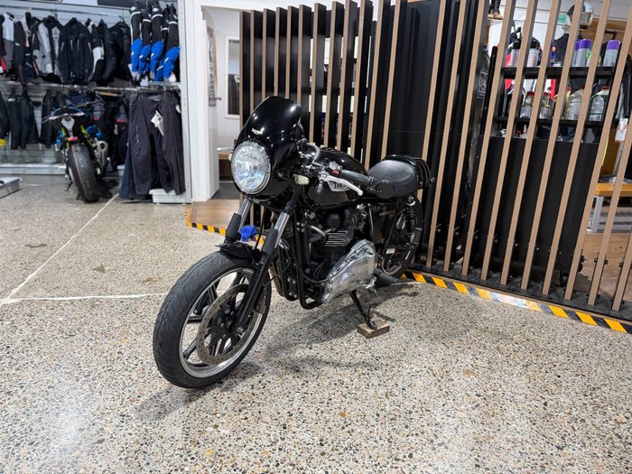 Triumph 2009 TRIUMPH 865CC BONNEVILLE SE A1 JET BLACK