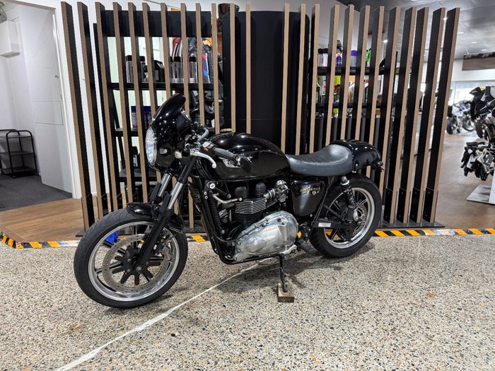 Triumph 2009 TRIUMPH 865CC BONNEVILLE SE A1 JET BLACK