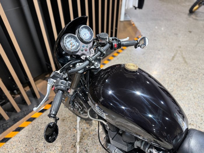 Triumph 2009 TRIUMPH 865CC BONNEVILLE SE A1 JET BLACK
