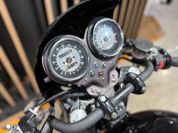 Triumph 2009 TRIUMPH 865CC BONNEVILLE SE A1 JET BLACK
